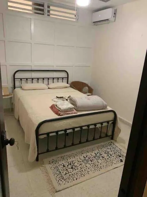 Homestay Private Rooms In Duplex Home W 4 Baths Fq Beds 1-3Ppl San Juan